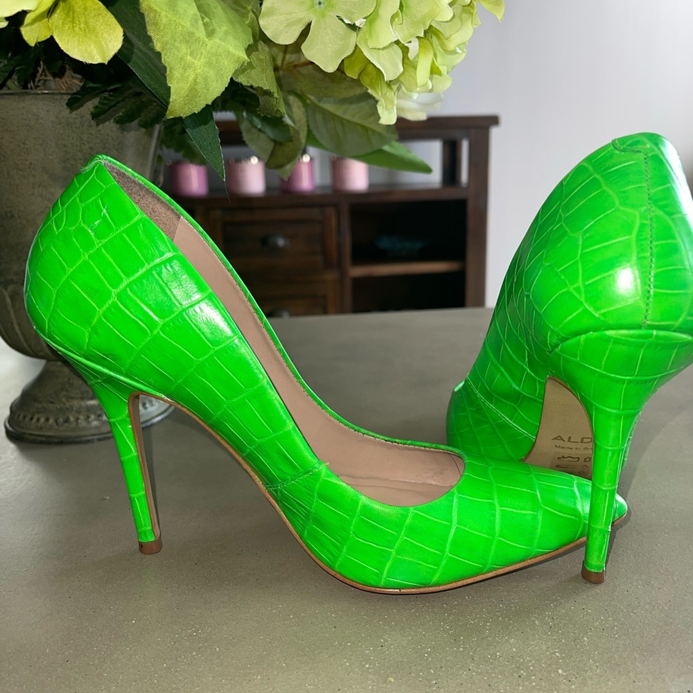 Lime green. Aldo sevielith heel with box